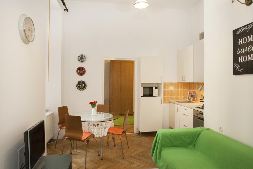 Carolyn Apartman In The Old City Apartment Budapest Exterior photo